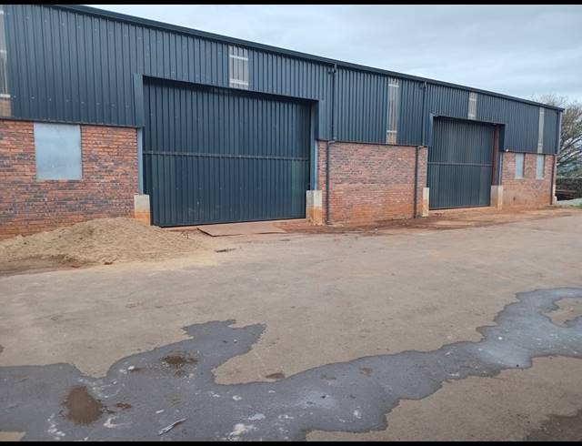 330M² BUILDING TO LET IN WILLOWTON INDUSTRIAL